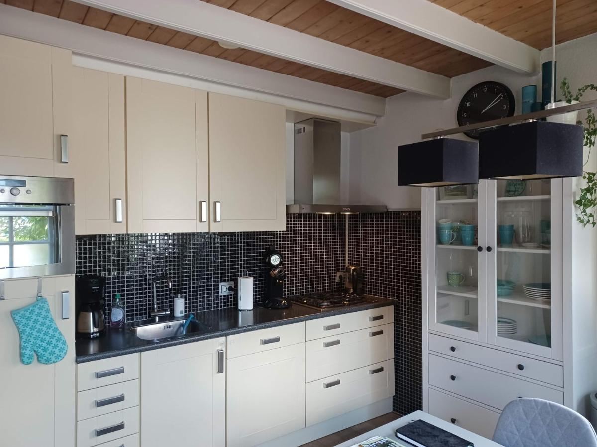 Karakteristiek Huis In Centrum Winsum Met Nieuwe Badkamer ภายนอก รูปภาพ